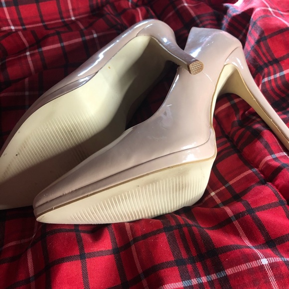 Heels! - Picture 2 of 2